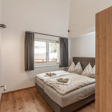 Apartment Sun Side By *